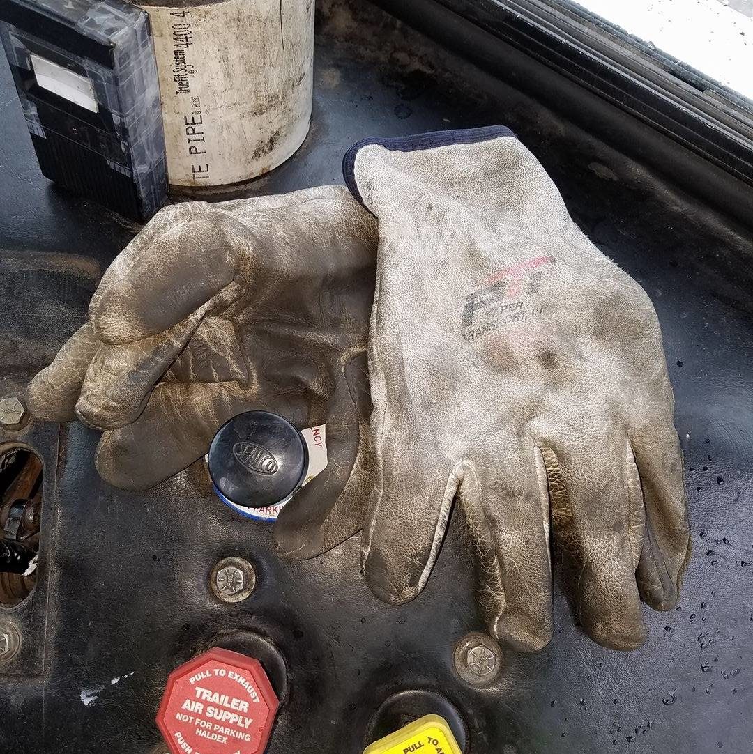 gloves - trucker accessories